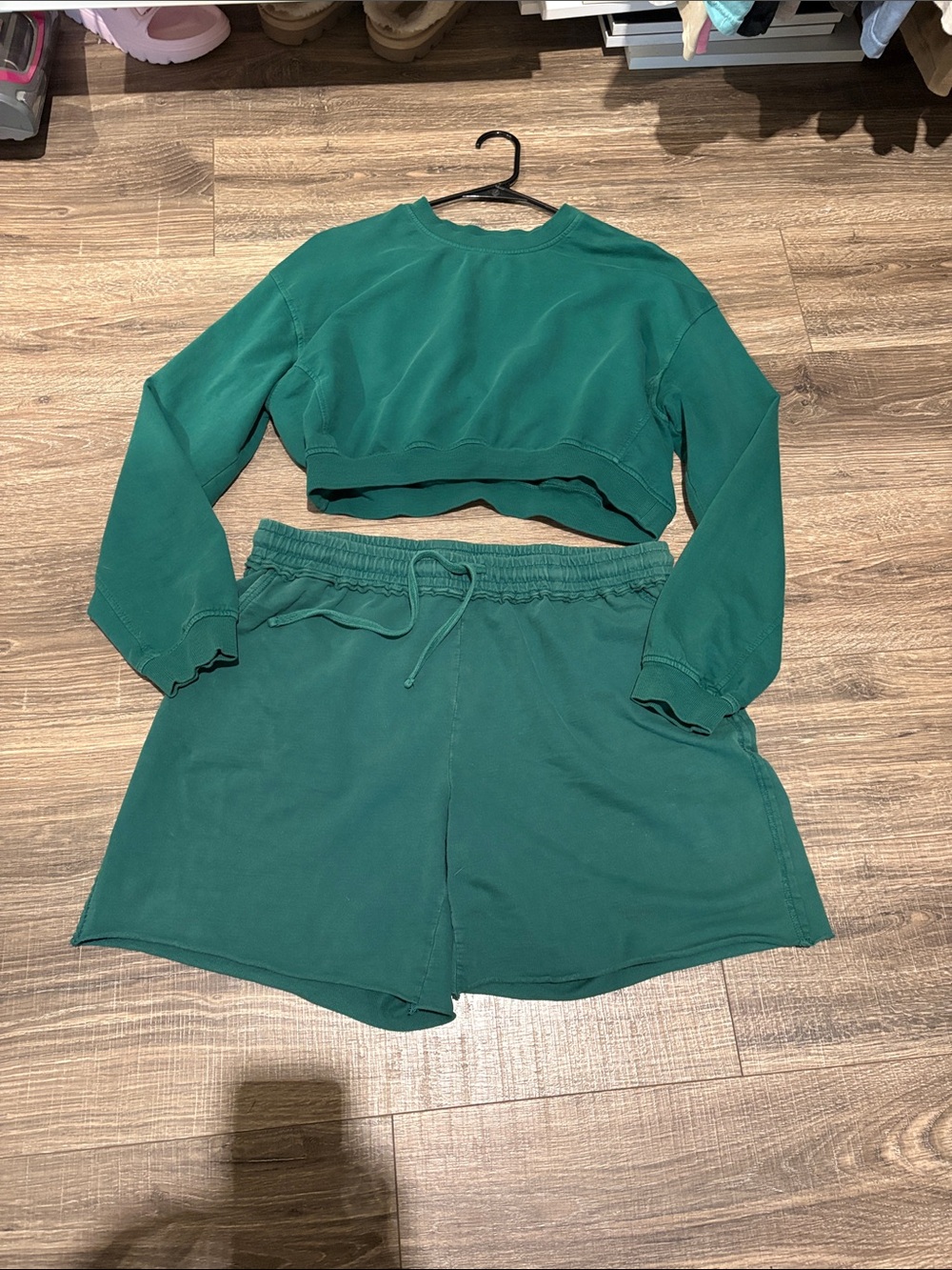 Double Zero Emerald Green cropped sweater & shorts matching set